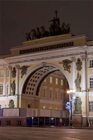 simsearch:400-03917357,k - Night vertical view of General Staff Building, St. Petersburg, Russia Stock Photo - Budget Royalty-Free & Subscription, Code: 400-05754434
