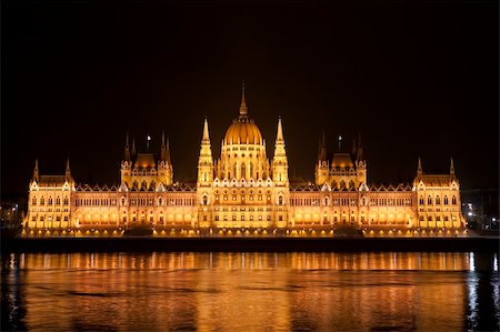 simsearch:400-07472830,k - Highly detailed photo of the Parliament in Budapest at night, Hungary Stock Photo - Budget Royalty-Free & Subscription, Code: 400-05751841