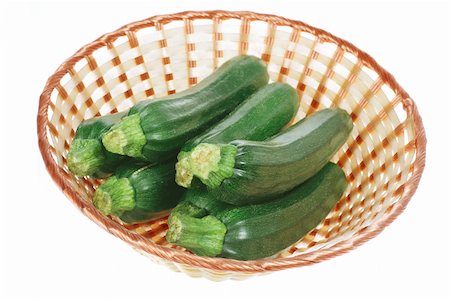 simsearch:400-05368196,k - Zucchini in Basket on White Background Foto de stock - Super Valor sin royalties y Suscripción, Código: 400-05752910