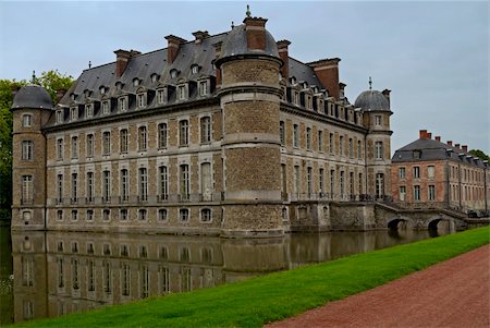 simsearch:400-04304614,k - Beloeil (literally "beautiful eye") is one of the largest and most beautiful castle in Belgium Stock Photo - Budget Royalty-Free & Subscription, Code: 400-05753531