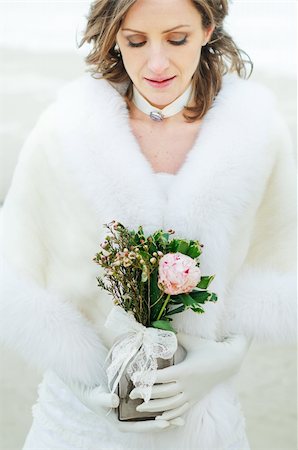 simsearch:400-04161971,k - beautiful young bride with a wedding bouquet Stock Photo - Budget Royalty-Free & Subscription, Code: 400-05875946