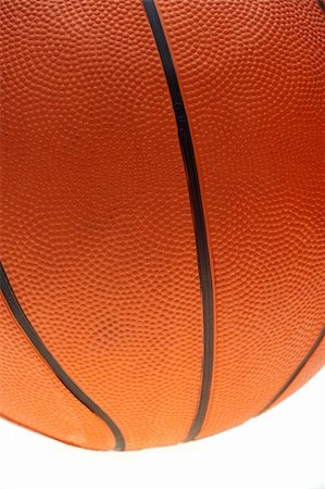 simsearch:858-03049840,k - Orange basketball with black lines on a white background Photographie de stock - Aubaine LD & Abonnement, Code: 400-05876026