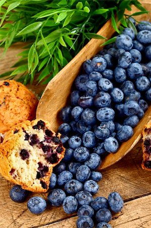 simsearch:400-06698338,k - Blueberry muffins with fruits on rustic wooden table Stock Photo - Budget Royalty-Free & Subscription, Code: 400-05876836