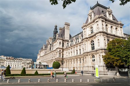 simsearch:400-07167256,k - Building of Hotel de Villle in Paris France Photographie de stock - Aubaine LD & Abonnement, Code: 400-05877584