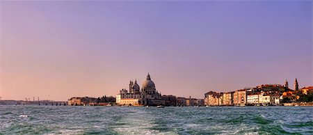 simsearch:400-07214365,k - Santa Maria della Salute and Grand Canal at sunset. Italy. Foto de stock - Royalty-Free Super Valor e Assinatura, Número: 400-05877960