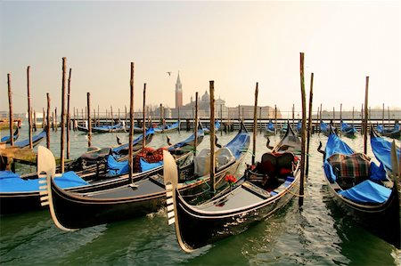 simsearch:400-07214365,k - Italy. Venice. View on Grand Canal with gondoolas Foto de stock - Royalty-Free Super Valor e Assinatura, Número: 400-05877974