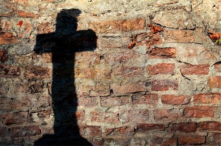 simsearch:400-06087640,k - Shadow of a cross on a wall Stock Photo - Budget Royalty-Free & Subscription, Code: 400-05878102