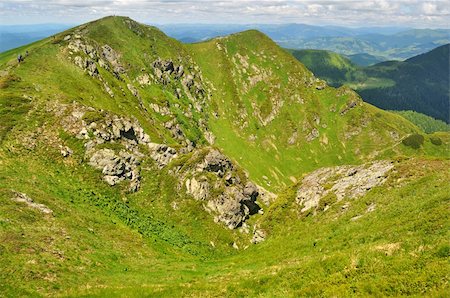 simsearch:400-06748383,k - Rocks in Maramorosi. Carpathians. Ukraine. Zakarpattya. Romanian border Fotografie stock - Microstock e Abbonamento, Codice: 400-05878181