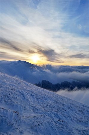 simsearch:400-04765849,k - Sunset in winter Carpathians. Stij peak. Ukraine Foto de stock - Royalty-Free Super Valor e Assinatura, Número: 400-05878231