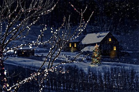 Snowy winter scene of a cabin in distance at night Photographie de stock - Aubaine LD & Abonnement, Code: 400-05884808
