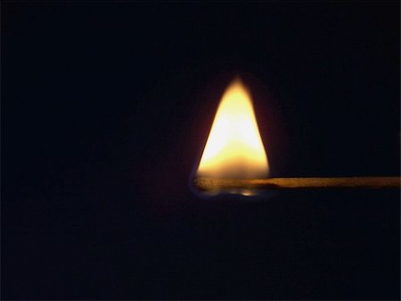 simsearch:640-03262777,k - close up photo  of a lit match Photographie de stock - Aubaine LD & Abonnement, Code: 400-05886127