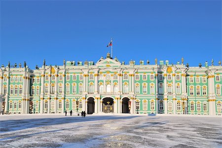 Saint-Petersburg. The Winter Palace in a sunny winter day Stockbilder - Microstock & Abonnement, Bildnummer: 400-05886431