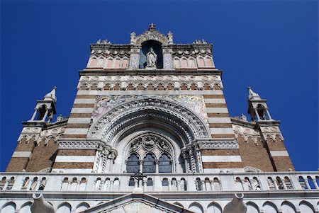 shanin (artist) - Facade of church in Rieka, Croatia Photographie de stock - Aubaine LD & Abonnement, Code: 400-05887489