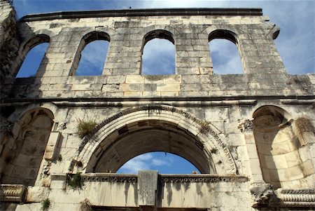 shanin (artist) - Wall of Diocletian palace, Croatia Stock Photo - Budget Royalty-Free & Subscription, Code: 400-05887490