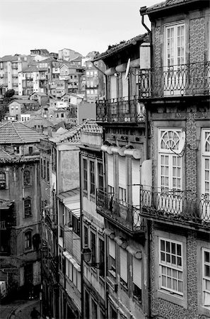 douro - Portugal. Porto. Aerial view over the city in black and white Foto de stock - Super Valor sin royalties y Suscripción, Código: 400-05888763