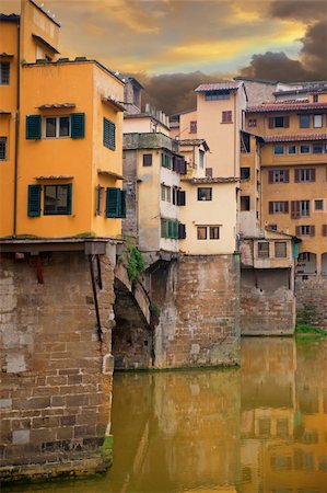 ponte vecchio - Detail of Ponte Vecchio and river Arno, Florence, Italy Photographie de stock - Aubaine LD & Abonnement, Code: 400-05881748