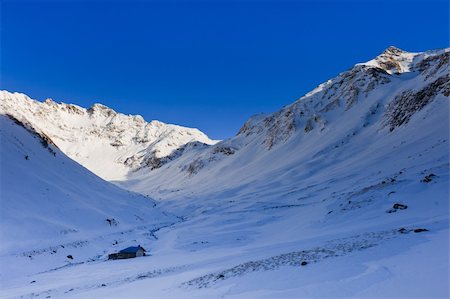 simsearch:400-07298343,k - winter mountain landscape with a blue sky, Fagaras Mountains, Romania Fotografie stock - Microstock e Abbonamento, Codice: 400-05882343
