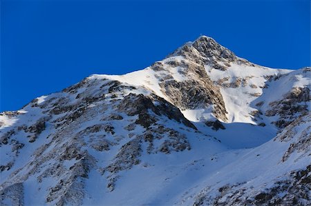 simsearch:400-07298343,k - winter mountain landscape with a blue sky, Fagaras Mountains, Romania Fotografie stock - Microstock e Abbonamento, Codice: 400-05882388