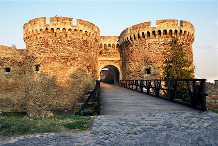 architecture details of Kalemegdan fortress in Belgrade, Zindan gate Foto de stock - Royalty-Free Super Valor e Assinatura, Número: 400-05883307