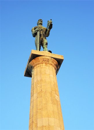 Statue of the Victor or Statue of Victory  is a monument in the Kalemegdan fortress in Belgrade, erected on 1928 to commemorate the Kingdom of Serbia's war victories over Ottoman Empire Foto de stock - Royalty-Free Super Valor e Assinatura, Número: 400-05896449