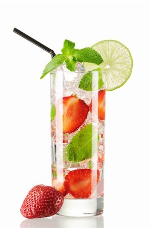 simsearch:400-07925229,k - Strawberry mojito cocktail isolated on white Stock Photo - Budget Royalty-Free & Subscription, Code: 400-05897634