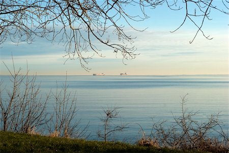 Oil tankers lie at anchor outside Fredericia harbour in Denmark. Foto de stock - Super Valor sin royalties y Suscripción, Código: 400-05899861