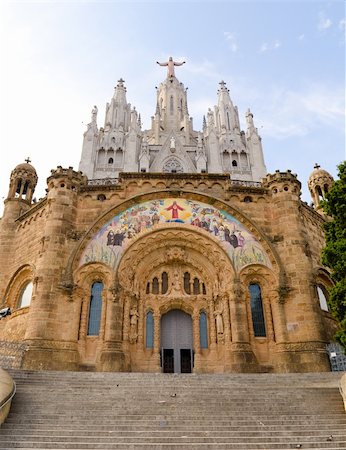 Expiatory Church of the Sacred Heart of Jesus, Barcelona, Spain Stock Photo - Budget Royalty-Free & Subscription, Code: 400-05890338