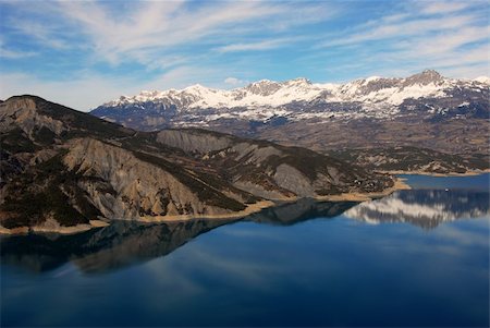 Lake Serre-Poncon is a lake in southeast France Photographie de stock - Aubaine LD & Abonnement, Code: 400-05891906