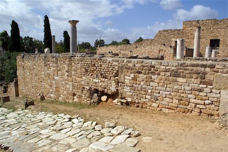 simsearch:400-05892140,k - Road and ruins of old roman villas in Carthage, Tunisia Photographie de stock - Aubaine LD & Abonnement, Code: 400-05892141