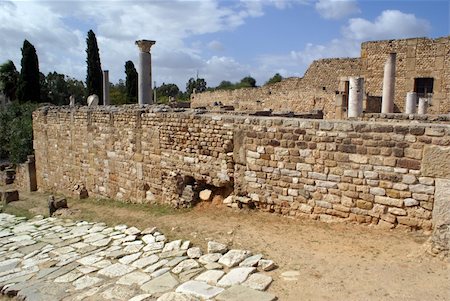 simsearch:400-05891783,k - Road and ruins of old roman villas in Carthage, Tunisia Photographie de stock - Aubaine LD & Abonnement, Code: 400-05892141