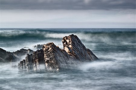 sergioua (artist) - Beautiful seascape. Sea and rock at the sunset. Photographie de stock - Aubaine LD & Abonnement, Code: 400-05893316