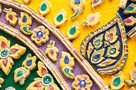 sritangphoto (artist) - Colorful Thai style molding decoration at Wat Phra Kaew, Bangkok, Thailand Foto de stock - Royalty-Free Super Valor e Assinatura, Número: 400-05893715
