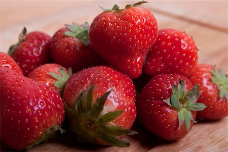 strawberries 1 Foto de stock - Super Valor sin royalties y Suscripción, Código: 400-05904030
