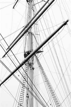 Detail view of a sailboat mast in black and white Stockbilder - Microstock & Abonnement, Bildnummer: 400-05905279