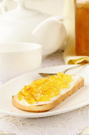 orange jam with toast on plate Photographie de stock - Aubaine LD & Abonnement, Code: 400-05908353