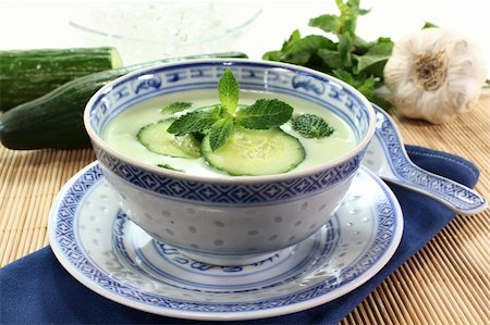 silencefoto (artist) - cold cucumber soup with slices of cucumber and mint Stockbilder - Microstock & Abonnement, Bildnummer: 400-05900156