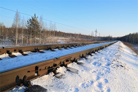 railway in winter Stock Photo - Budget Royalty-Free & Subscription, Code: 400-05901328