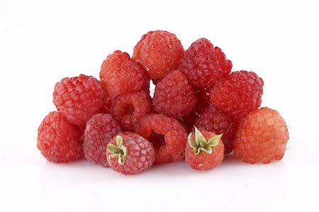 simsearch:400-07993543,k - front view of ripe raspberry on white background Fotografie stock - Microstock e Abbonamento, Codice: 400-05901374