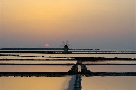 Windmill at Marsala, Saline, in Sicily Italy Photographie de stock - Aubaine LD & Abonnement, Code: 400-05901565