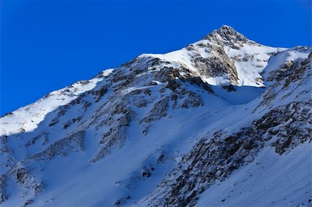 simsearch:400-07298343,k - winter mountain landscape with a blue sky, Fagaras Mountains, Romania Fotografie stock - Microstock e Abbonamento, Codice: 400-05901713