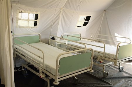 simsearch:400-06393113,k - czech mobile army hospital for bilogy problems Stock Photo - Budget Royalty-Free & Subscription, Code: 400-05902552