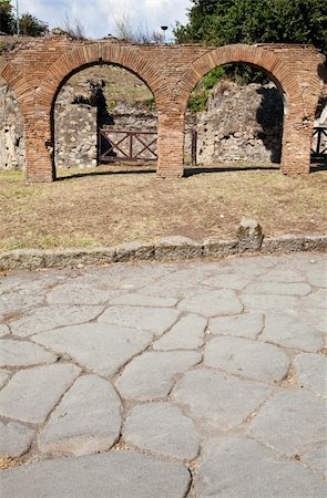 simsearch:400-09221146,k - Detail of Pompeii site. The city of was destroyed and completely buried during a long catastrophic eruption of the volcano Mount Vesuvius Foto de stock - Super Valor sin royalties y Suscripción, Código: 400-05902855