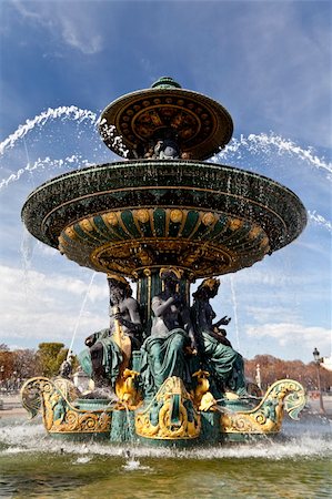 place de la concorde - Sculptural fountain of River Commerce and Navigation at Place de la Concorde in Paris, France Fotografie stock - Microstock e Abbonamento, Codice: 400-05903738