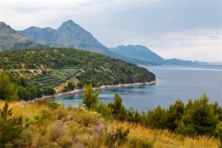 simsearch:400-08709392,k - Adriatic Sea and Mountains in Croatia Photographie de stock - Aubaine LD & Abonnement, Code: 400-05914529