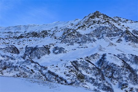 simsearch:400-07298343,k - winter mountain landscape with a blue sky, Fagaras Mountains, Romania Fotografie stock - Microstock e Abbonamento, Codice: 400-05915244
