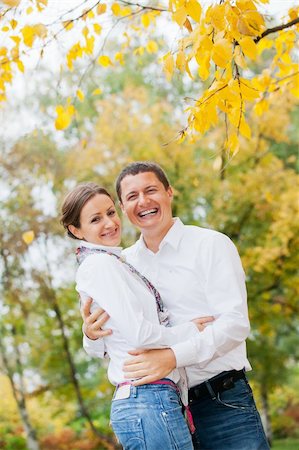 simsearch:400-05911333,k - Portrait of romantic happy young beautiful couple on autumn walk Fotografie stock - Microstock e Abbonamento, Codice: 400-05910253