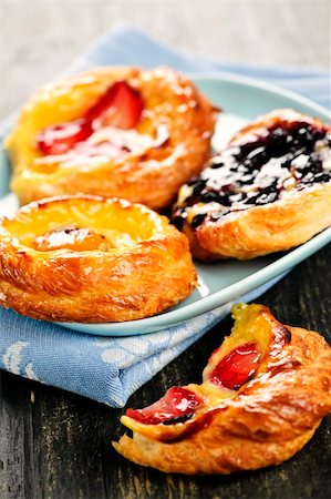 strudel - Closeup of fruit danish desserts on a plate Stock Photo - Budget Royalty-Free & Subscription, Code: 400-05910781