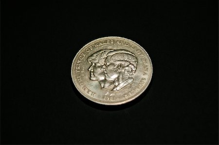 Conjoined heads of Charles & Diana H.R.H. THE PRINCE OF WALES AND LADY DIANA SPENCER 1981 on a Crown Coin Fotografie stock - Microstock e Abbonamento, Codice: 400-05920167