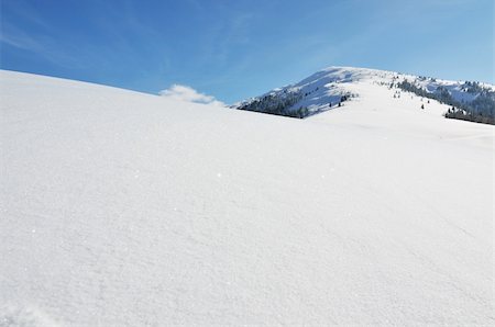 fotosutra (artist) - Beautiful snow-capped in the mountains Fotografie stock - Microstock e Abbonamento, Codice: 400-05920175