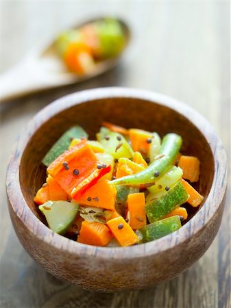 close up of a bowl of indian vegetable medley Foto de stock - Super Valor sin royalties y Suscripción, Código: 400-05947633